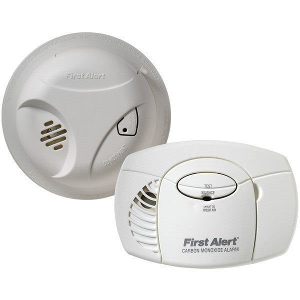 FIRST ALERT SCO403 Smoke Alarm & Carbon Monoxide Detector Combo Pack